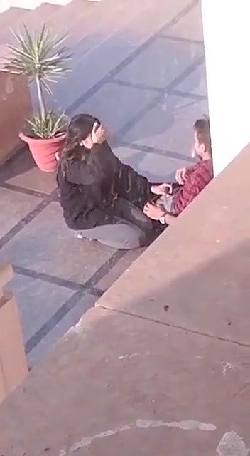 desi lovers blowjob caught in collage