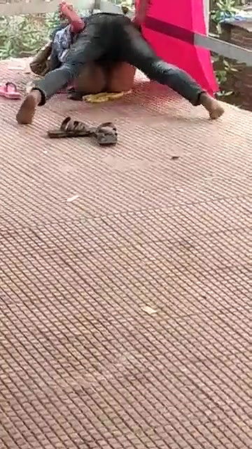 desi fucking in railway over bridge