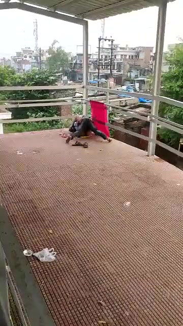 desi fucking in railway over bridge