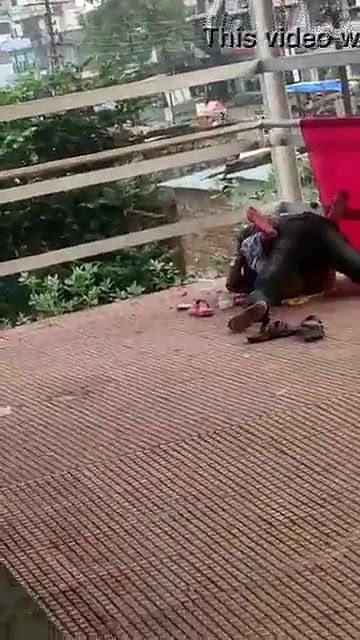 desi fucking in railway over bridge