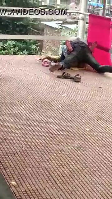 desi fucking in railway over bridge