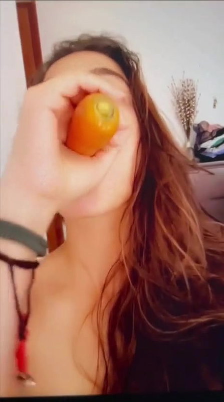 Paki girl showing