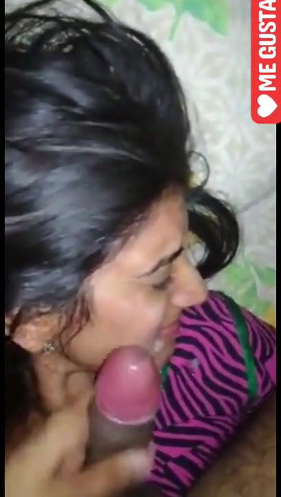 Indian cute girl fucking passionate sex with her boyfriend in fields