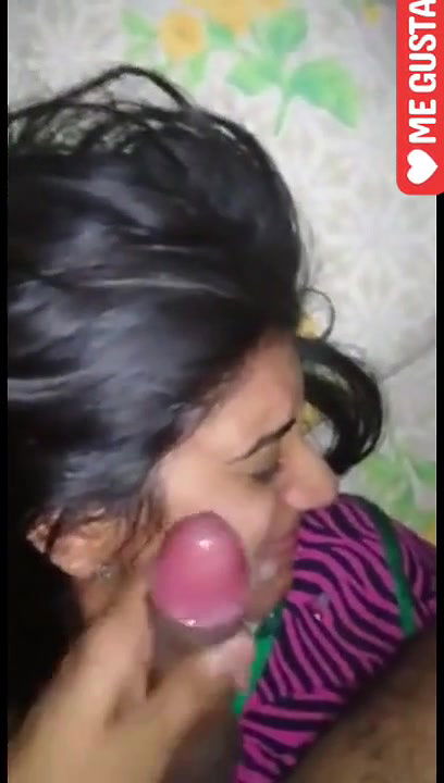 Indian cute girl fucking passionate sex with her boyfriend in fields