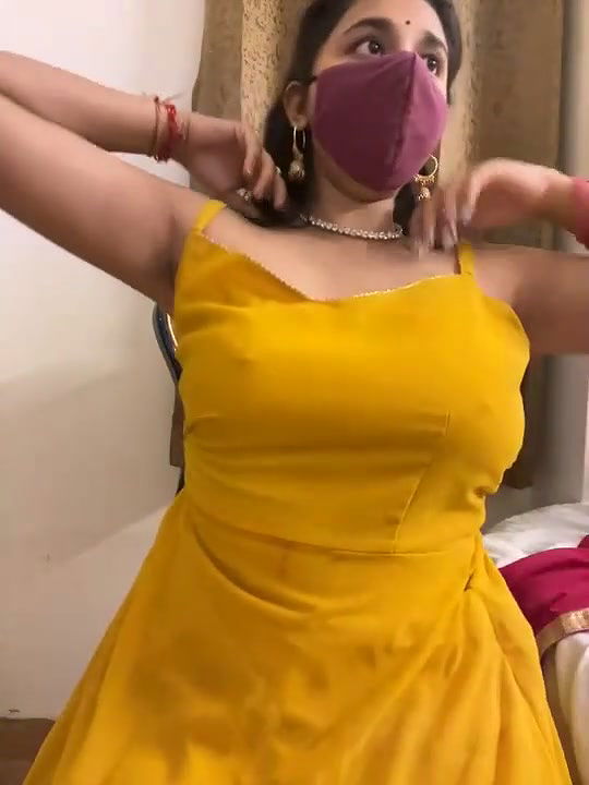 Disha Sharma Full Nude and Round Ass Show