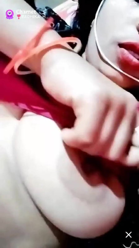 Radhika showing on chamet live with face