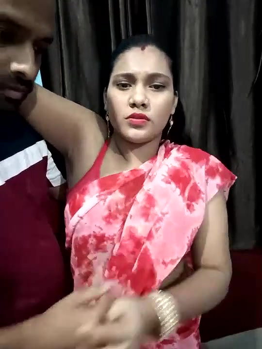 Horny Married Girl Boobs Show from Saree