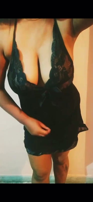 desi youtuber naina in black nude