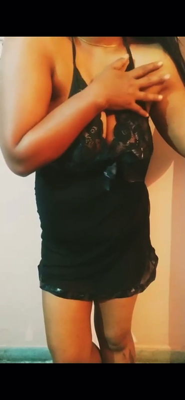 desi youtuber naina in black nude