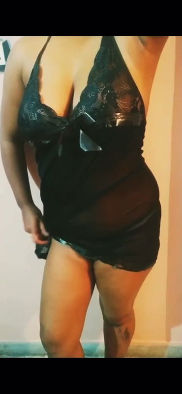 desi youtuber naina in black nude