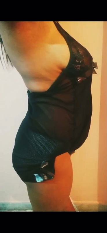 desi youtuber naina in black nude