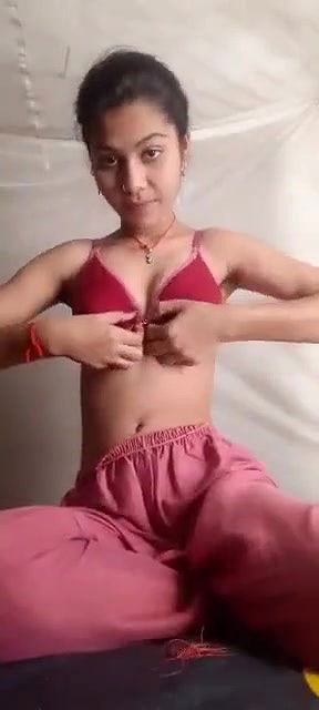 Desi indian bhabhi ki gili chut