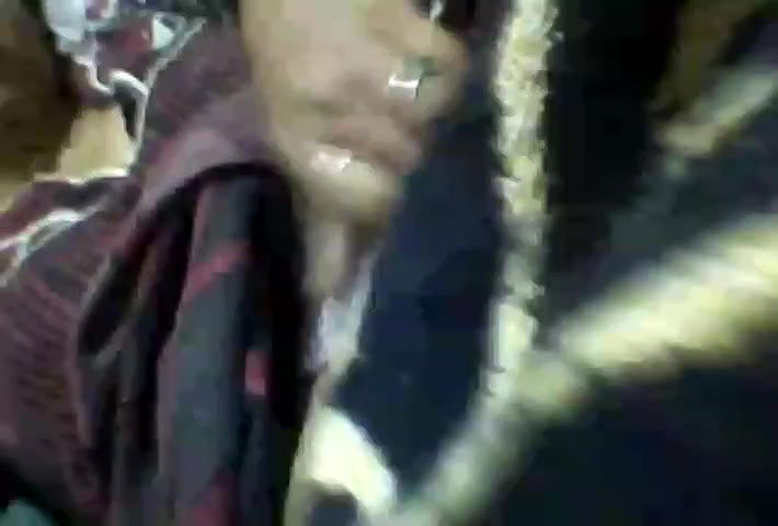 Desi hot bhabhi fingering on vc part