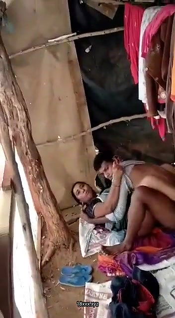 Desi village bhabi hard fuck neighbor caught