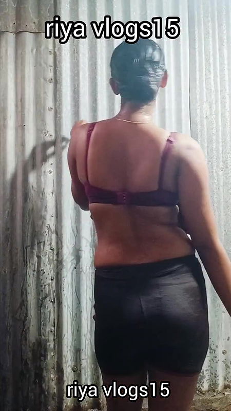 Youtuber ria hoy bath vlog