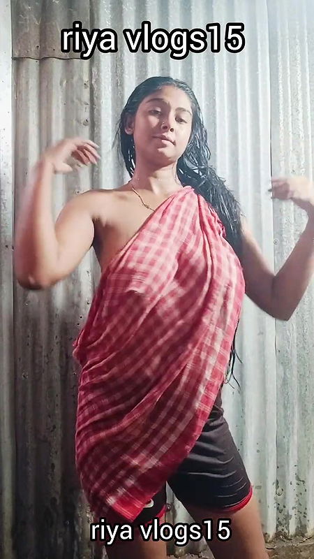 Youtuber ria hoy bath vlog