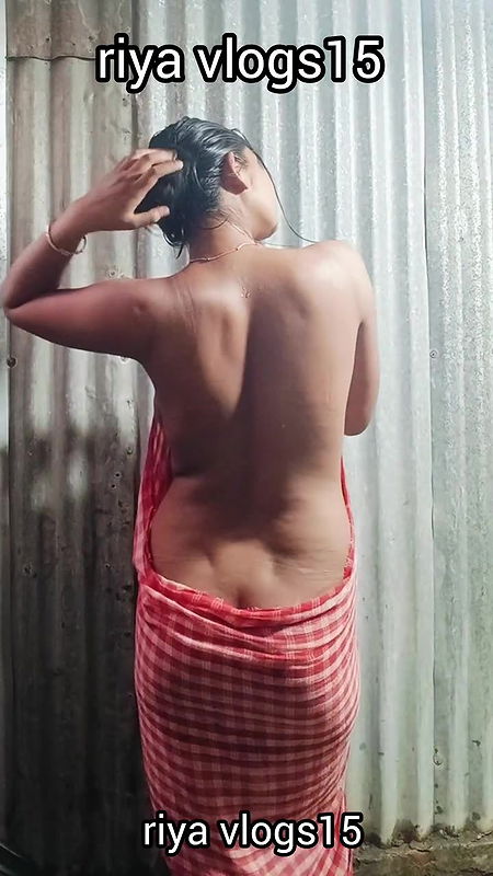 Youtuber ria hoy bath vlog