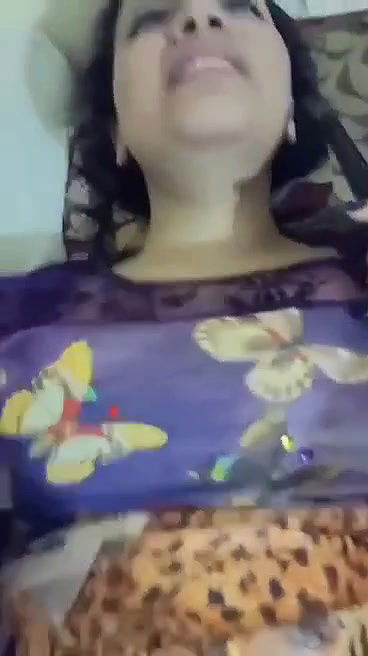 Indian cute girl fucking passionate sex with her boyfriend in fields