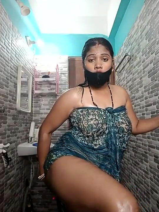Desi Girl taking Shower and Ass Show