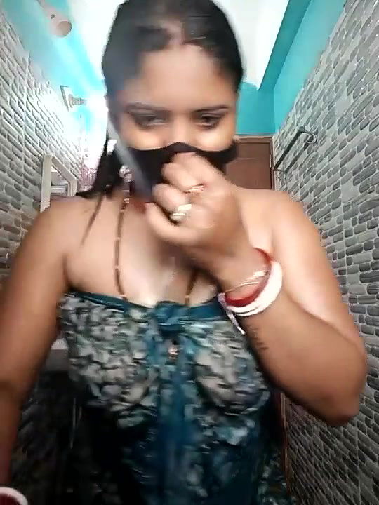 Desi Girl taking Shower and Ass Show