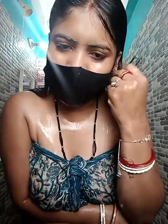 Desi Girl taking Shower and Ass Show
