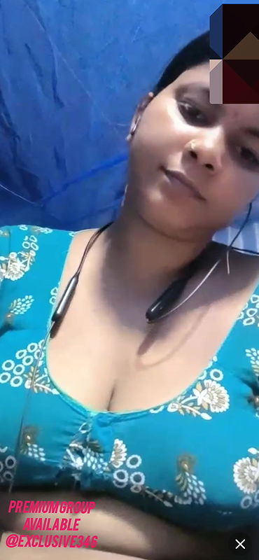 Cute village bhbai show boobs in chamet