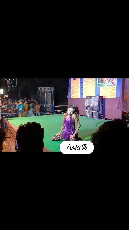 Boobs prs in dance show