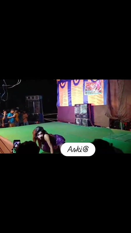 Boobs prs in dance show