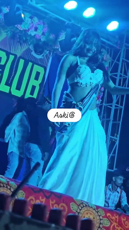 Boobs shwo in dance program