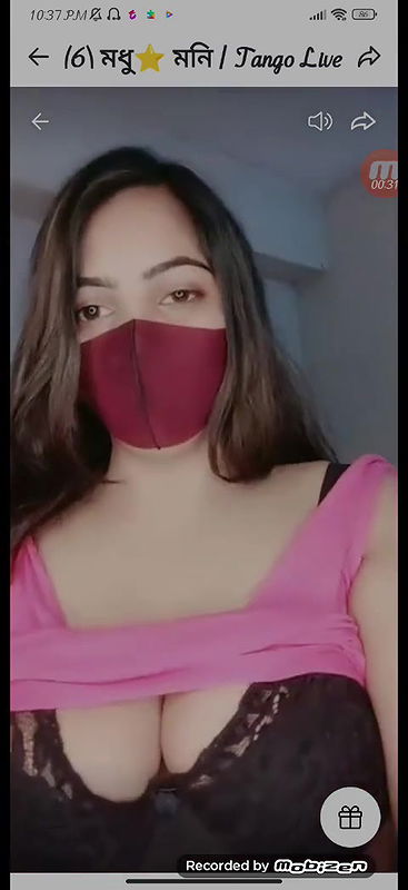 Hot desi girl show bra