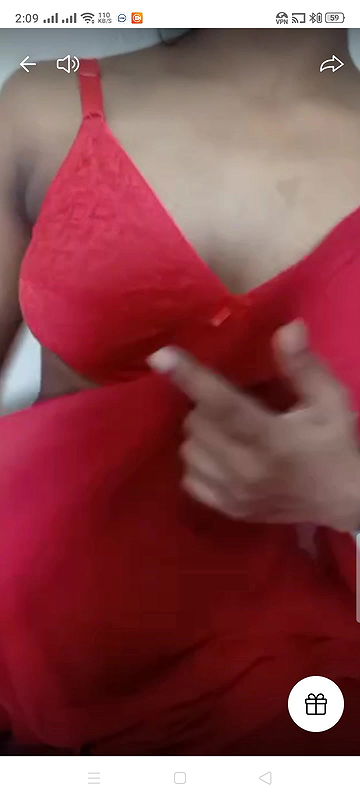 Bangladeshi couple show