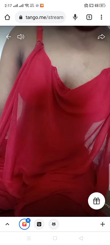 Bangladeshi couple show