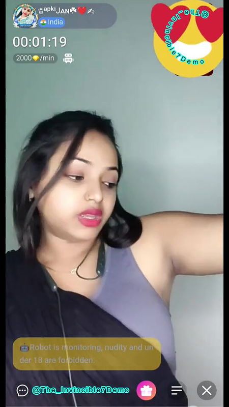 Apki Jan Chamet Girl Showing Boobs and Ass on Live