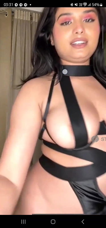 Currly Quinn aka EveQuinn In Skimpy Duct Tape Teasing Ass on Stripchat Live