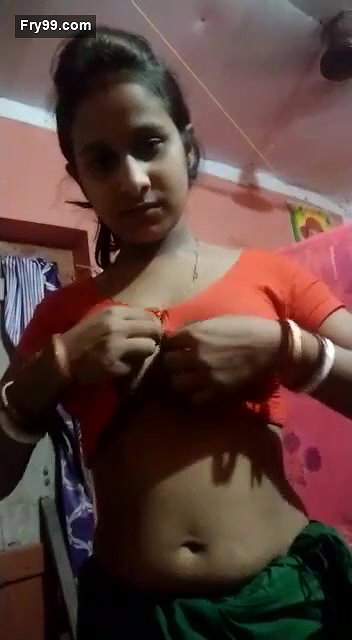 Desi village bhabi opne hr sare