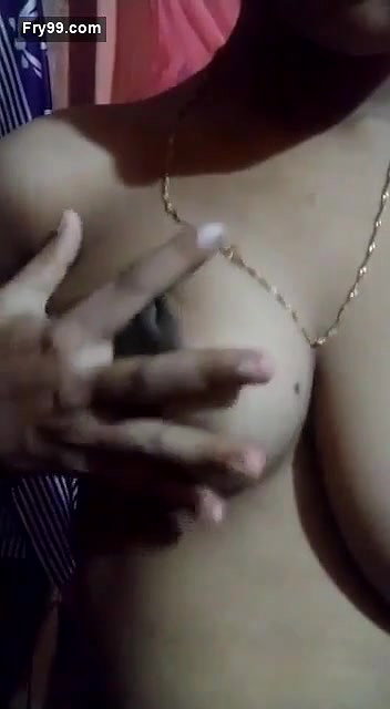 Desi village bhabi opne hr sare