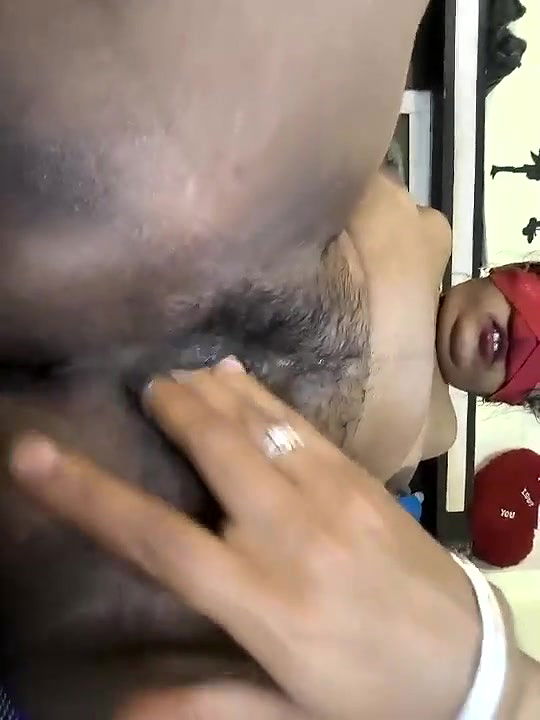 Married Aunty hairy pussy fingered by BF