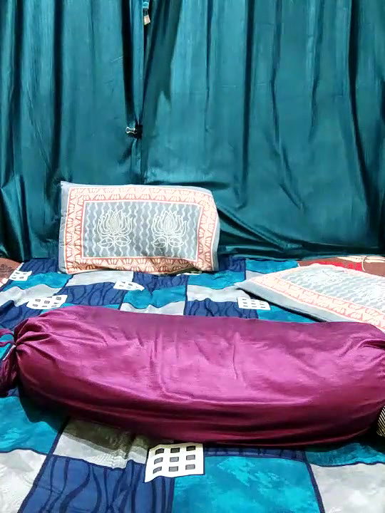 Full Naked Chubby Aunty