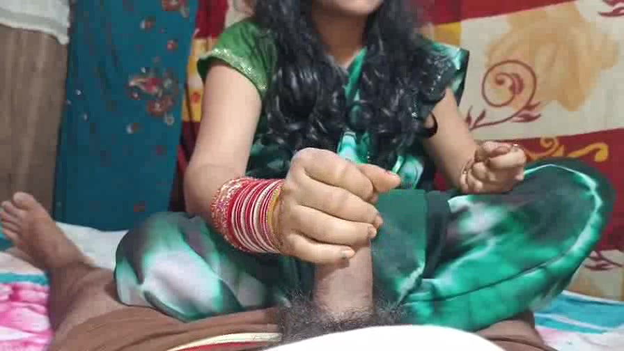 Green saree aunty fucked lover