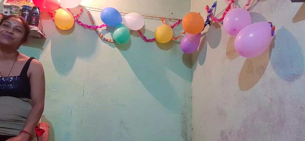 Puja ne birthday par Padosi se Khub chudwai Ghar per koi nah