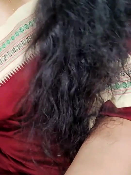 Hot indian Radha StripChat Model Boobs On Oil Showing