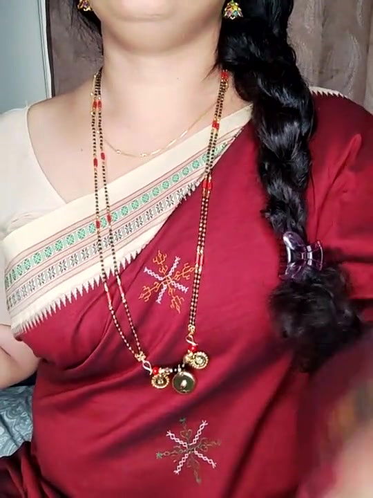 Hot indian Radha StripChat Model Boobs On Oil Showing