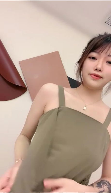 Cute thai girl live
