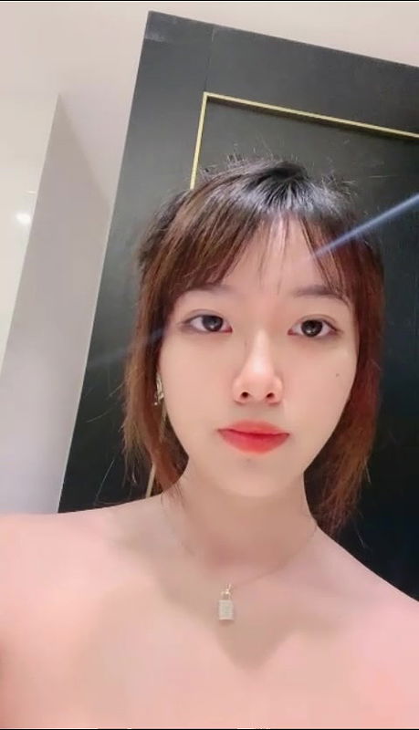 Cute thai girl live