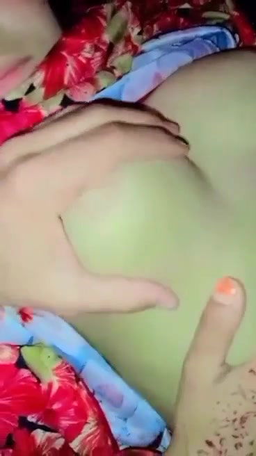 Desi bhabi hot boobs