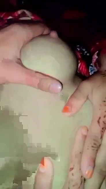 Desi bhabi hot boobs
