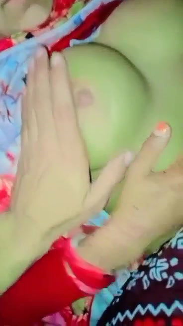 Desi bhabi hot boobs