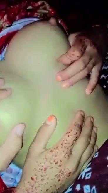 Desi bhabi hot boobs