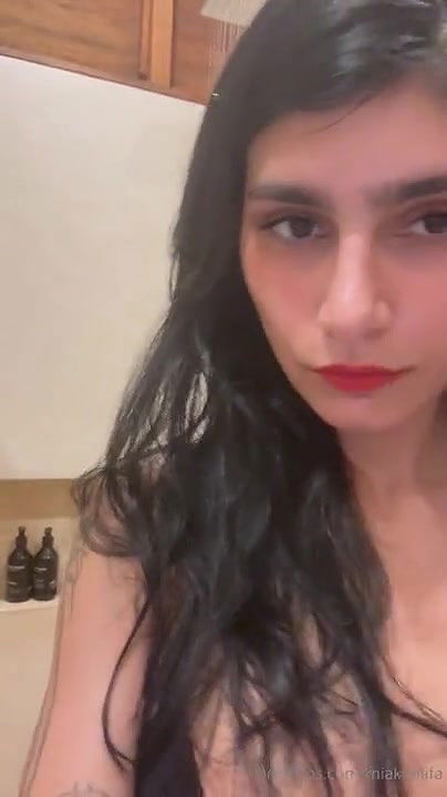 Mia Khalifa onlyfans Bra Strip And Taking Shower Video Leaked p