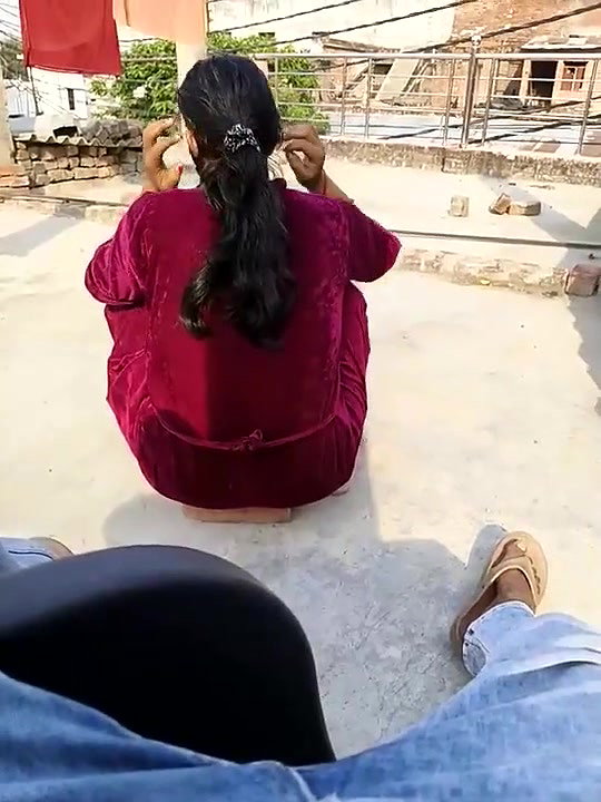 Bhabhi Showing Pussy in Outdoor